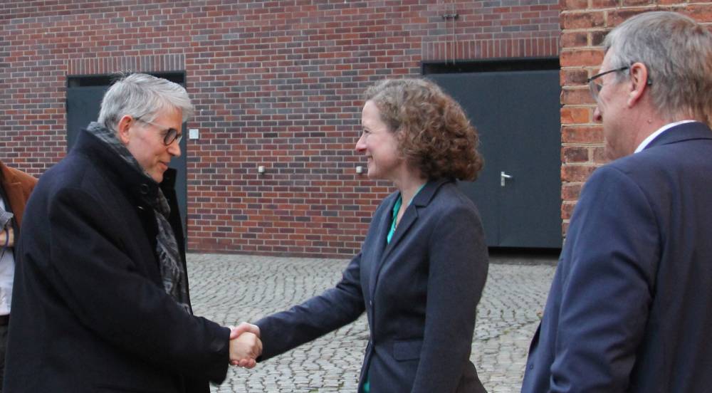 Besuch des Französischen Forschungsministers Patrick Hetzel im Fraunhofer IZM