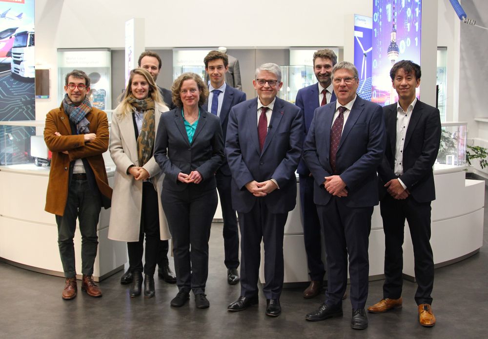 Besuch des Französischen Forschungsministers Patrick Hetzel im Fraunhofer IZM